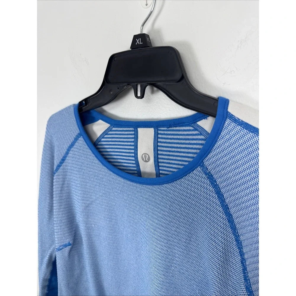 Lululemon Runder Under Striped Reversible Blue Long Sleeve Women's Size S Shirt